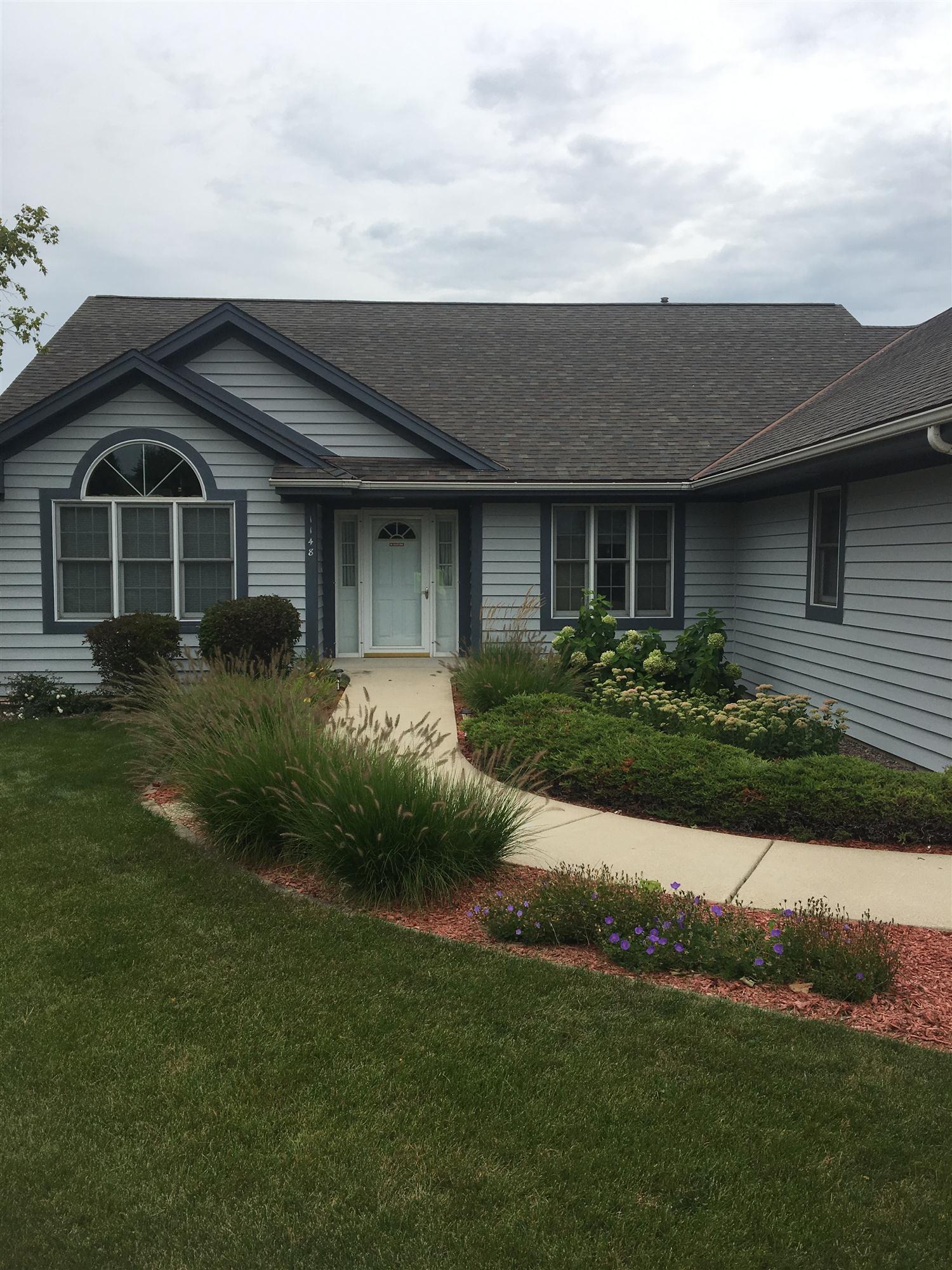 Brookfield Wisconsin house exterior painted by professional painting contractors